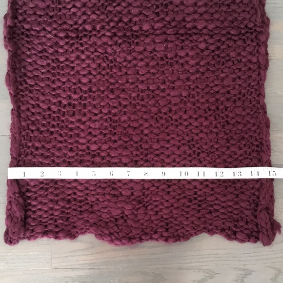 NWT H&M Burgundy Nubby Yarn Infinity Knit Snood Scarf, 24" x 15" ♥️ - Picture 9 of 12